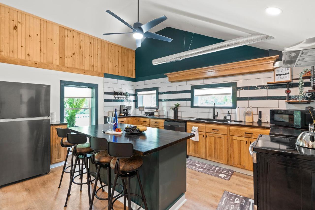 The Modern Forge Ny, Honeoye Lake Exteriör bild