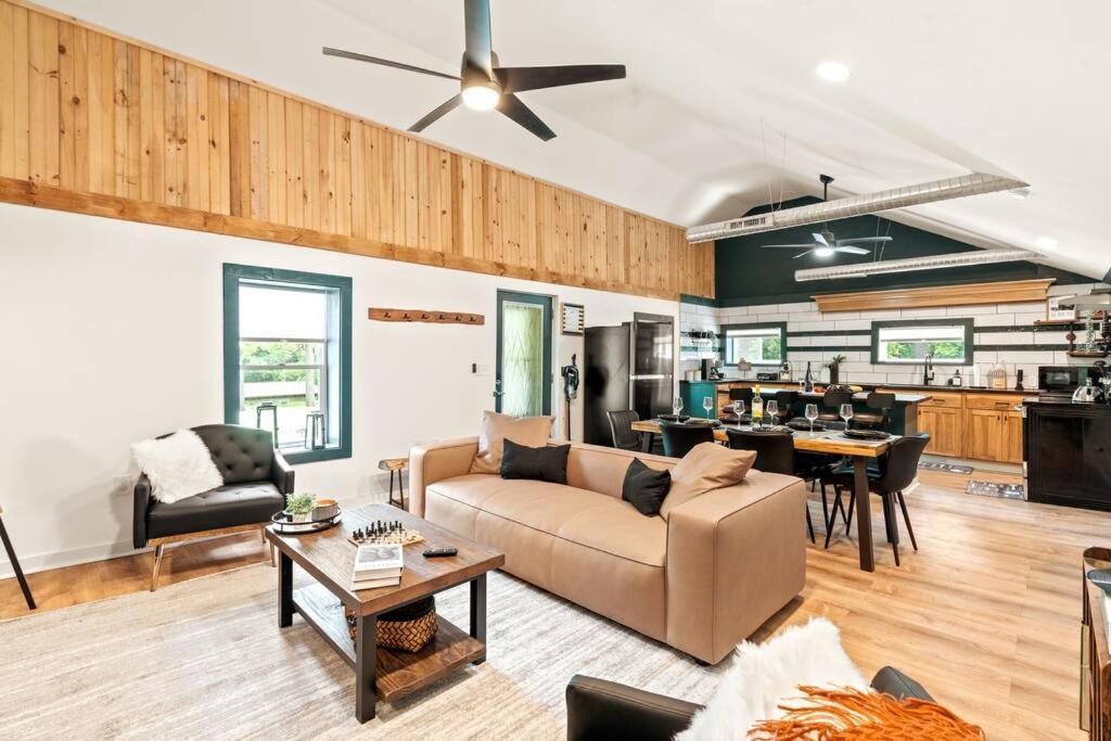 The Modern Forge Ny, Honeoye Lake Exteriör bild